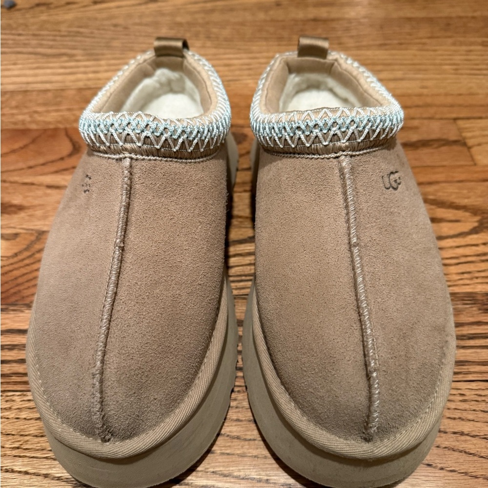 UGG Tazz Platform Brand New